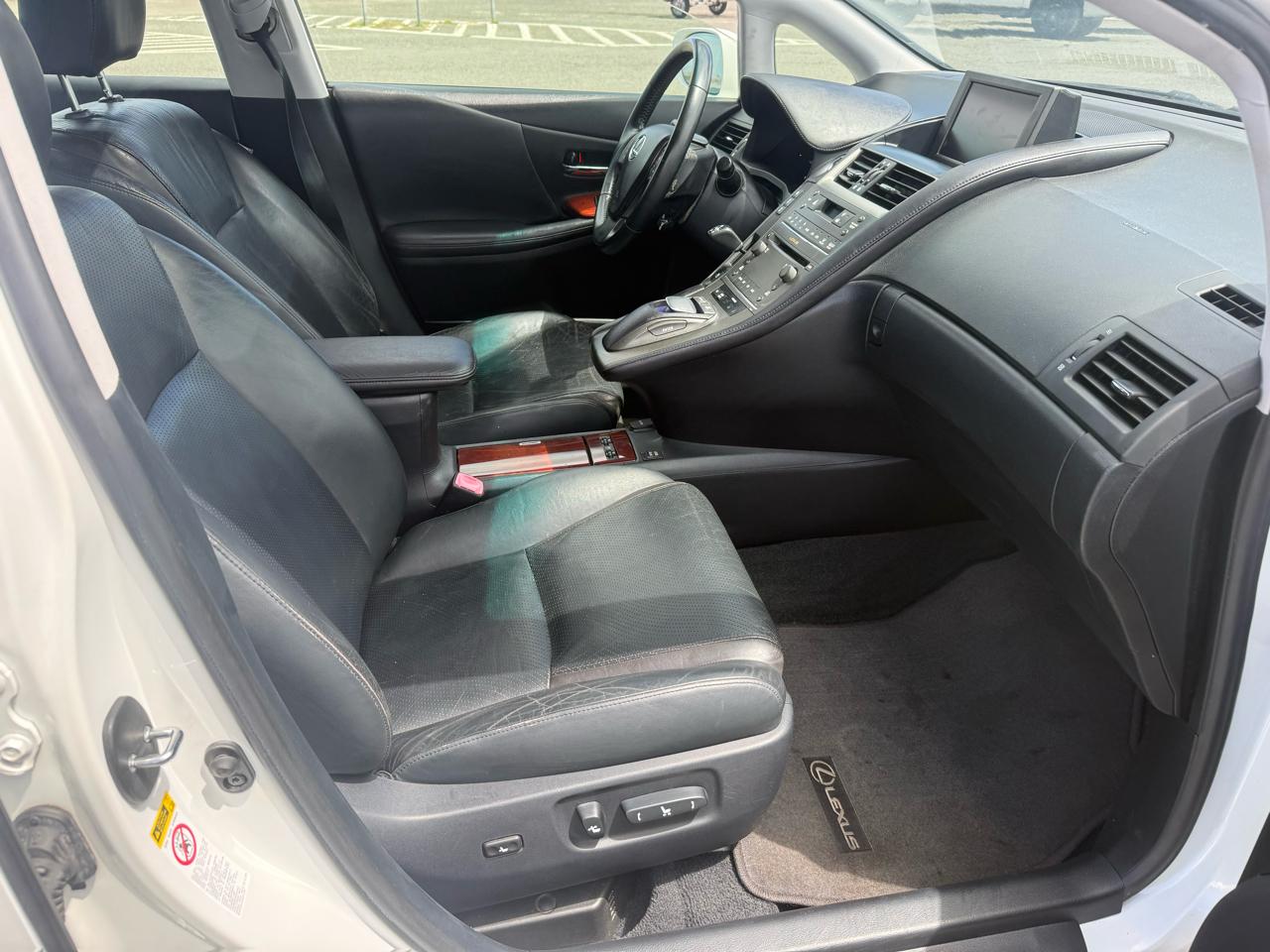 Lexus HS 250h Sedan 2010