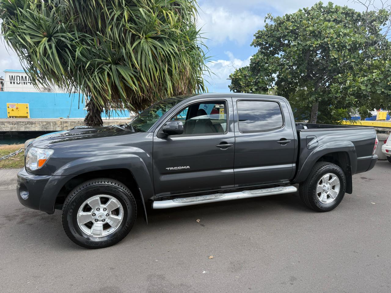 Toyota Tacoma PreRunner Double Cab V6 Auto 2WD 2009