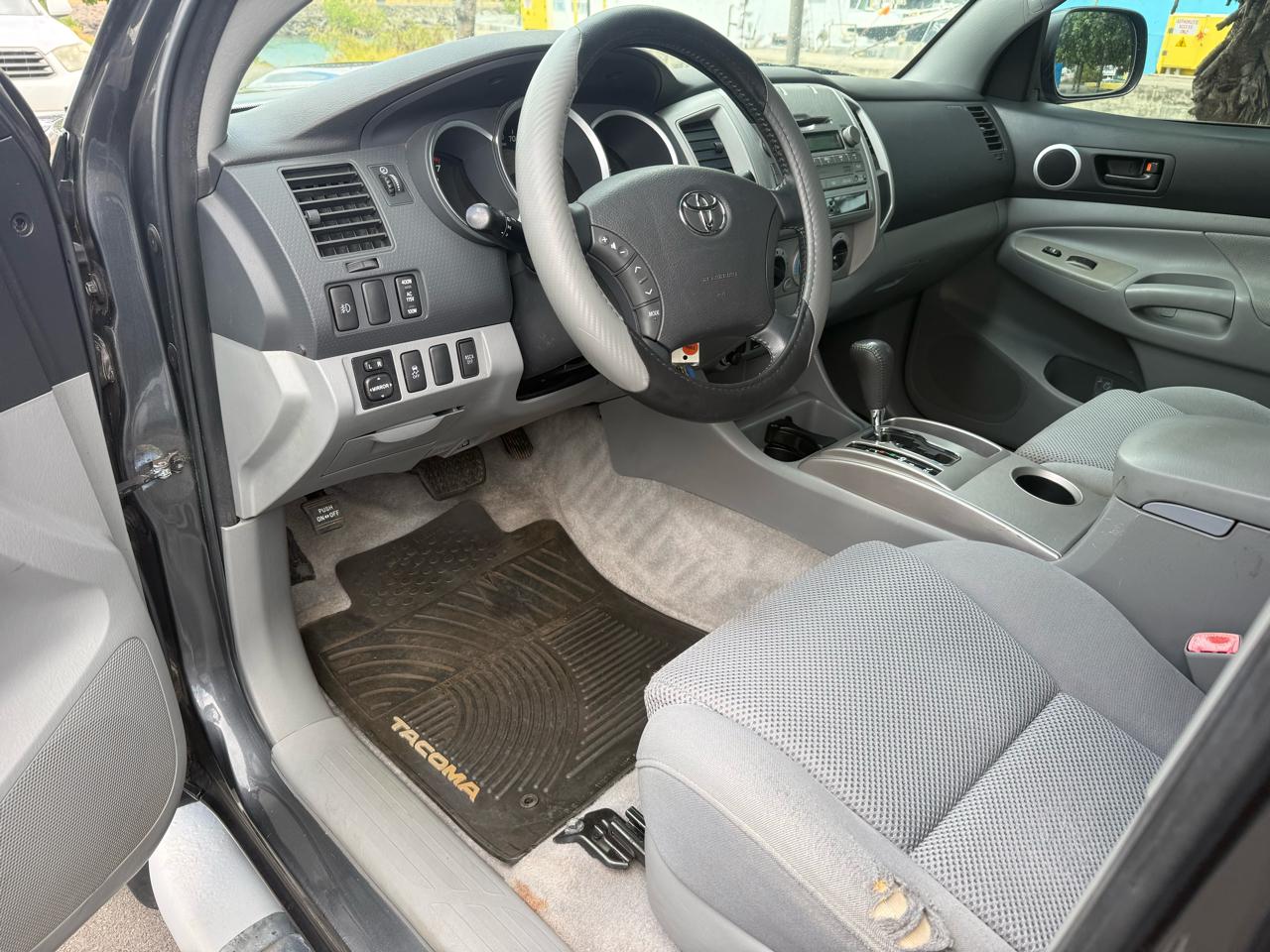 Toyota Tacoma PreRunner Double Cab V6 Auto 2WD 2009