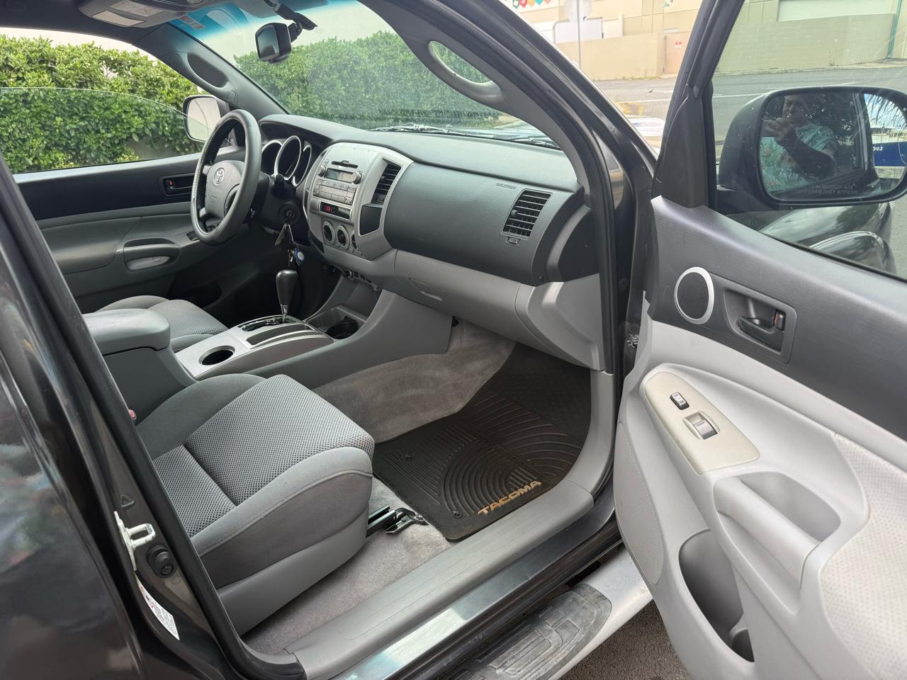 Toyota Tacoma PreRunner Double Cab V6 Auto 2WD 2009