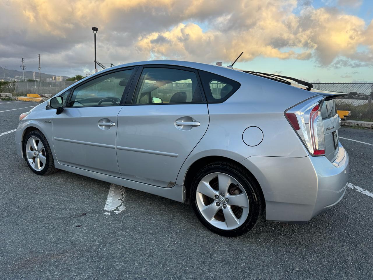 Toyota Prius Prius V 2012