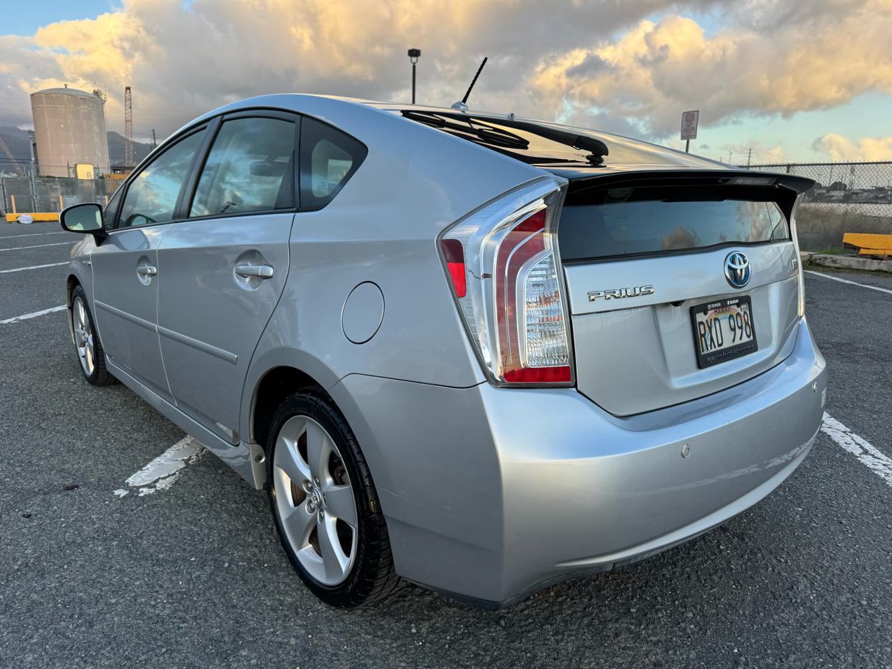 Toyota Prius Prius V 2012