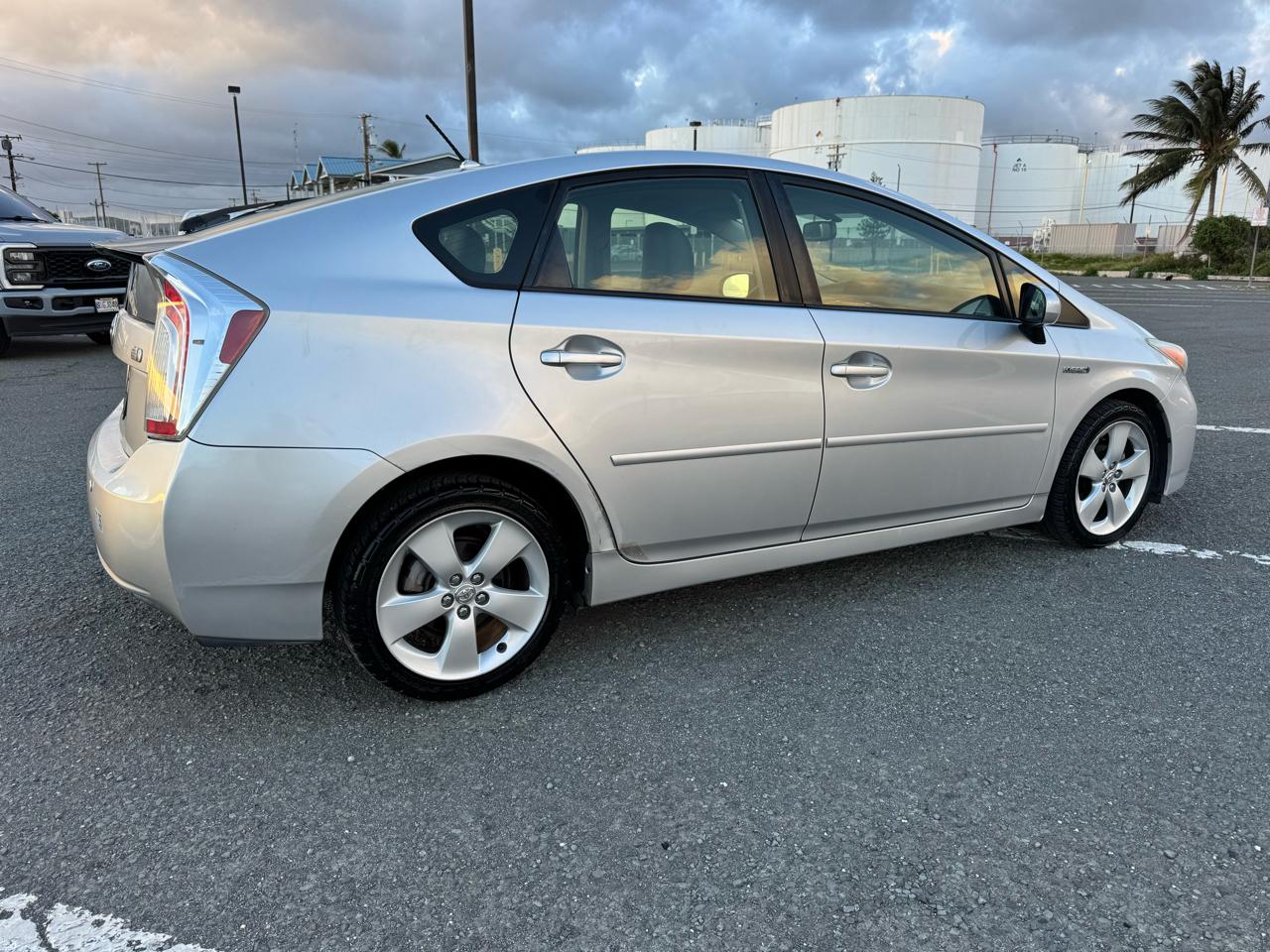 Toyota Prius Prius V 2012