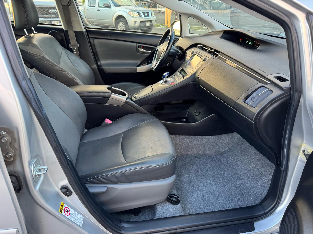 Toyota Prius Prius V 2012