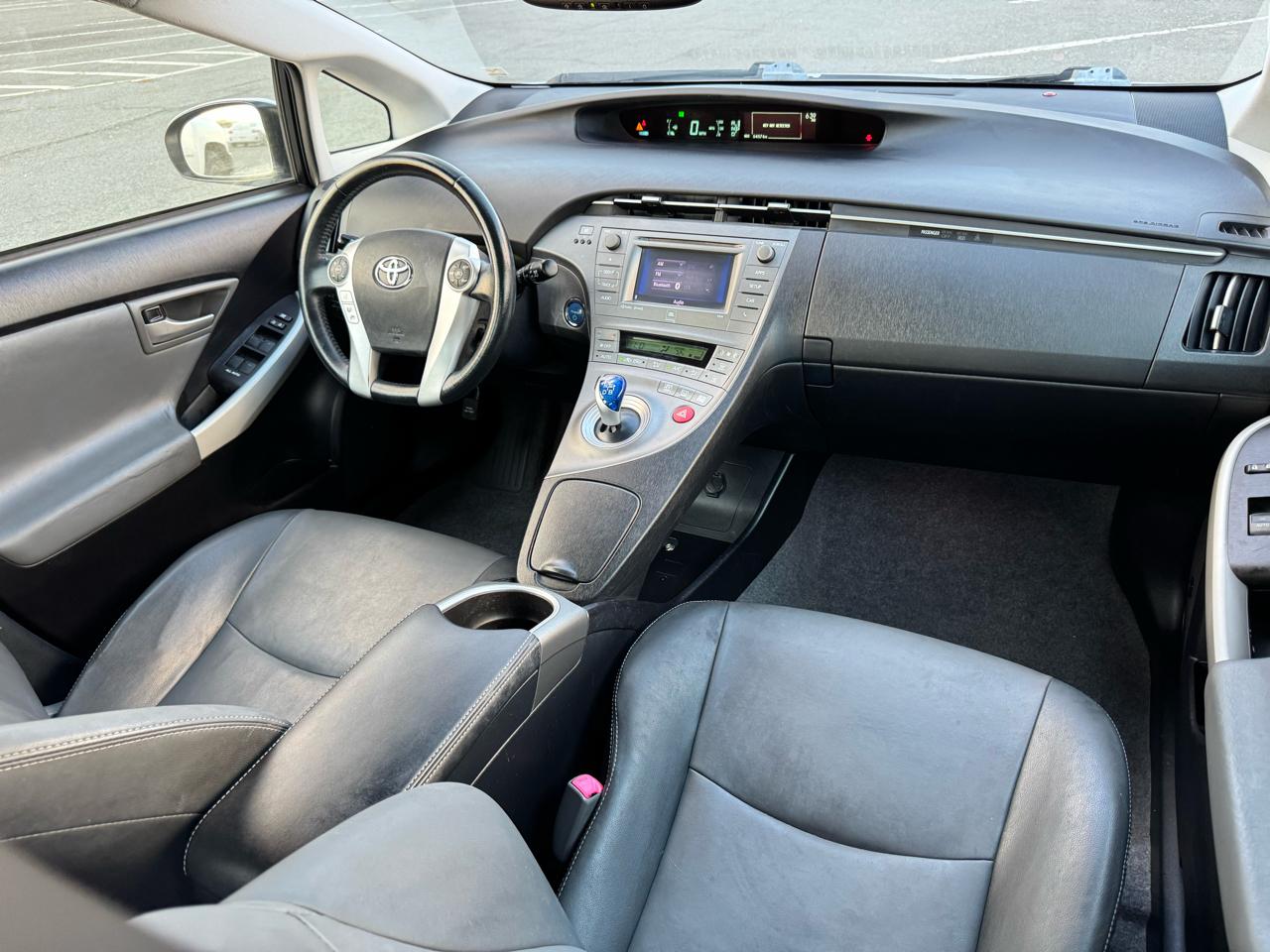 Toyota Prius Prius V 2012
