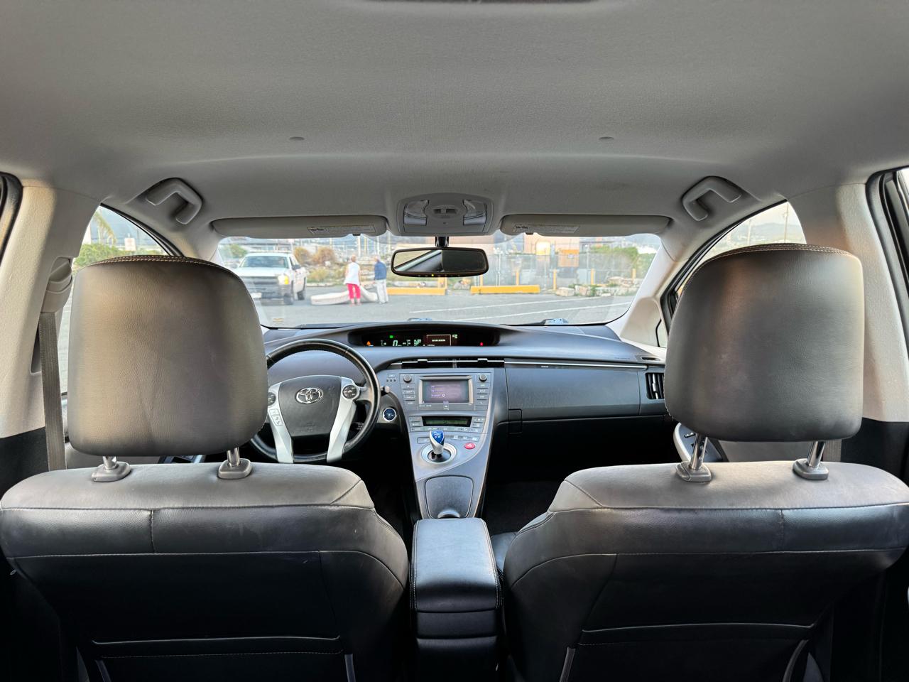 Toyota Prius Prius V 2012