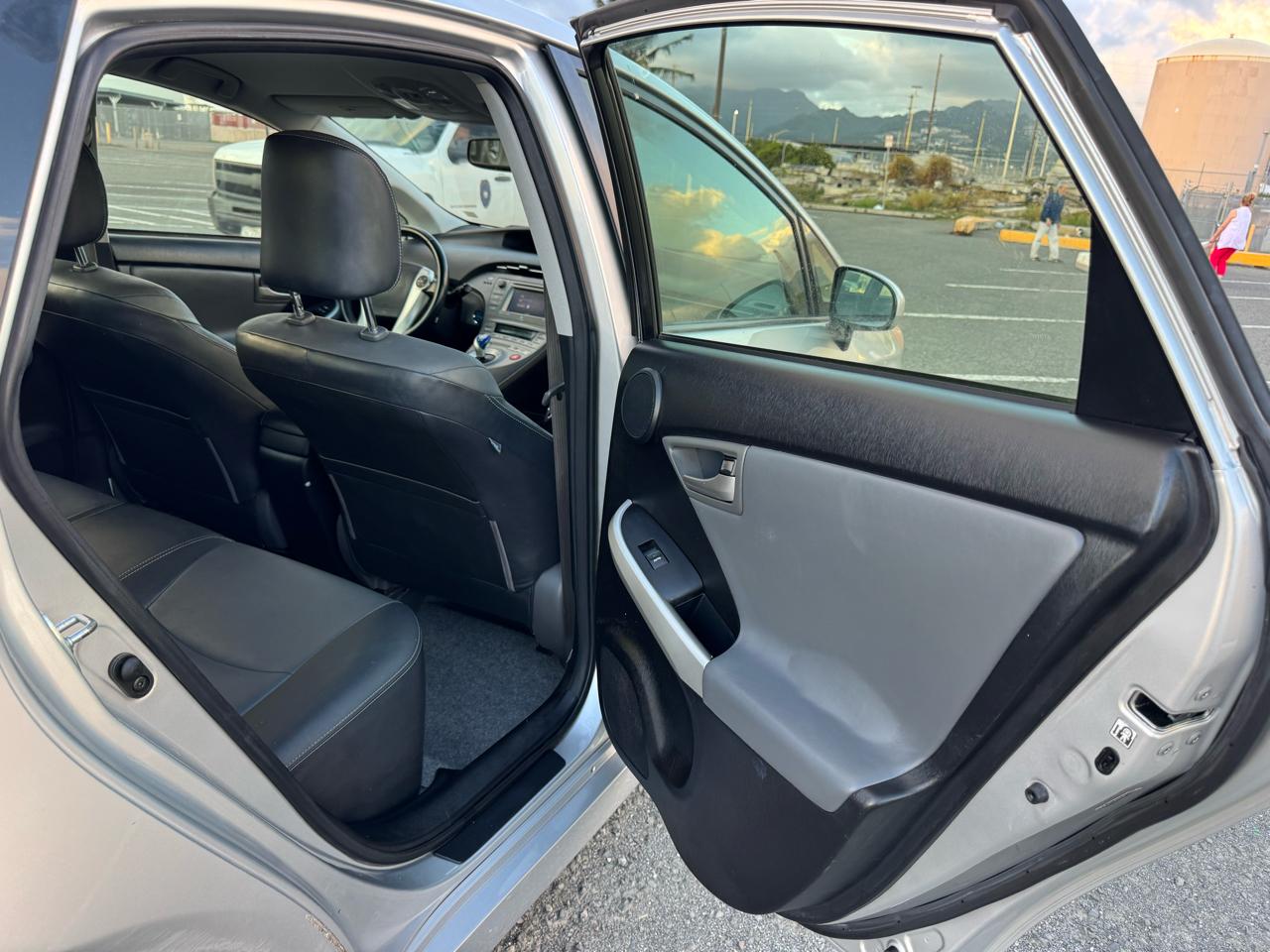 Toyota Prius Prius V 2012