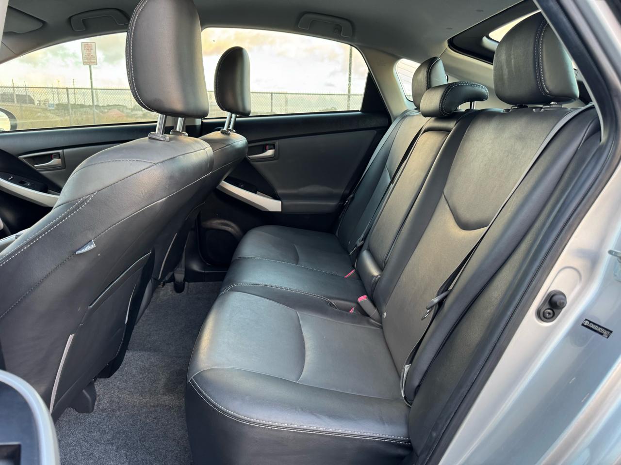 Toyota Prius Prius V 2012