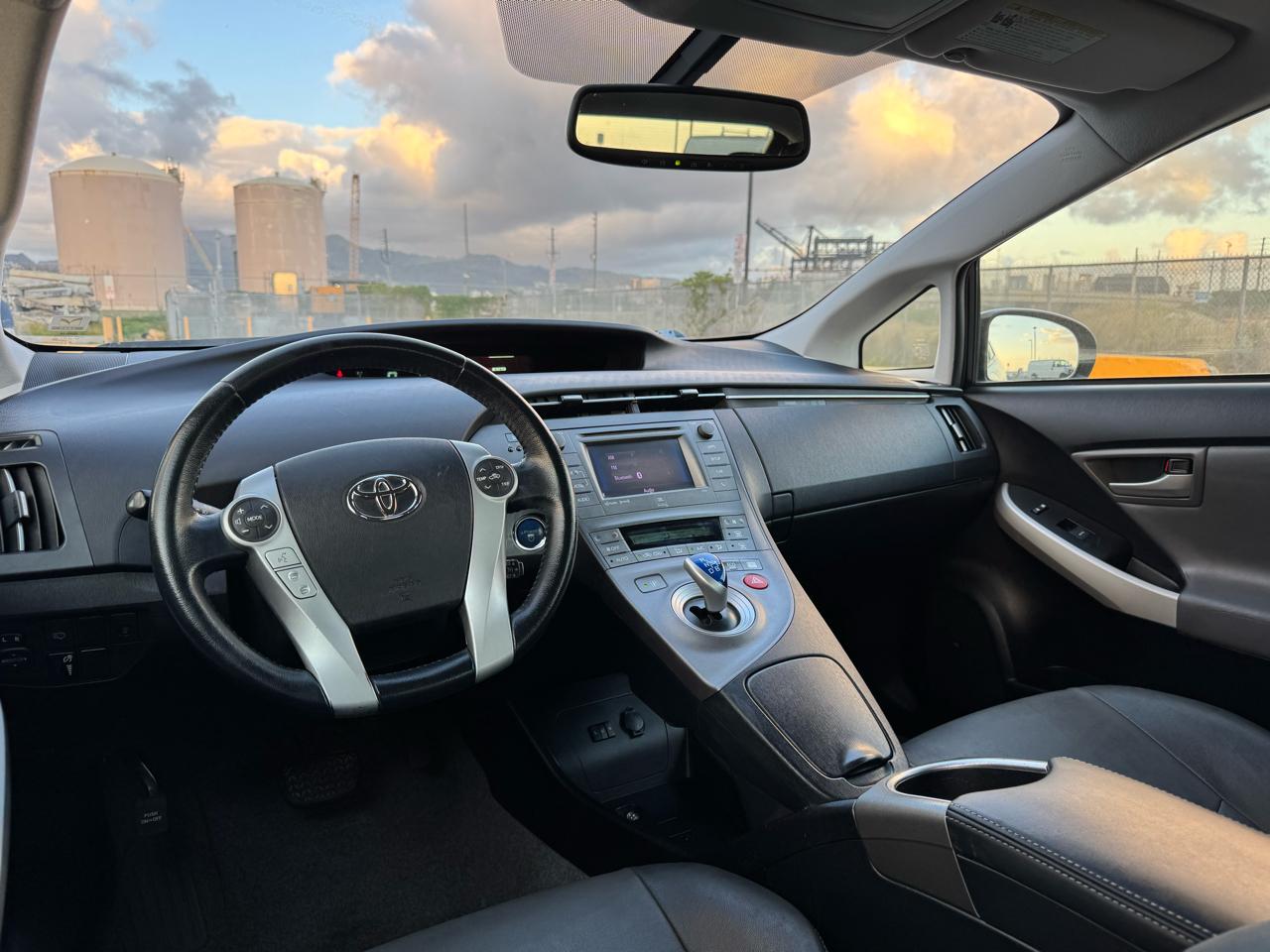Toyota Prius Prius V 2012
