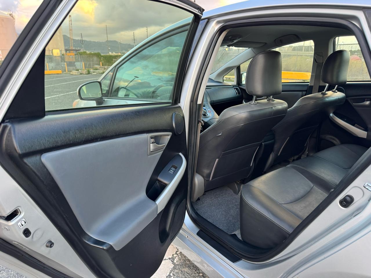 Toyota Prius Prius V 2012