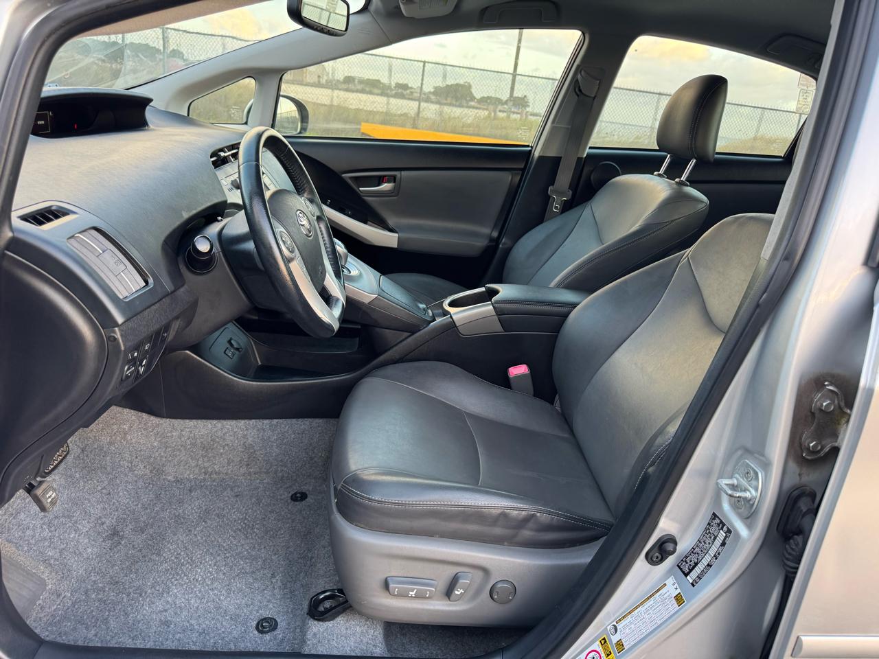 Toyota Prius Prius V 2012