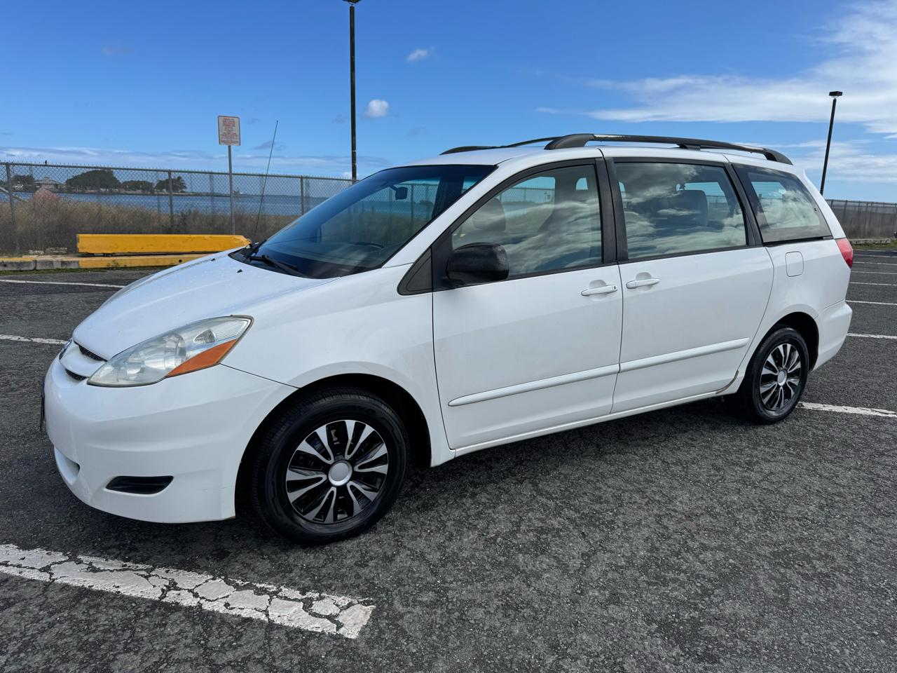 Toyota Sienna CE FWD 7 Passenger 2010