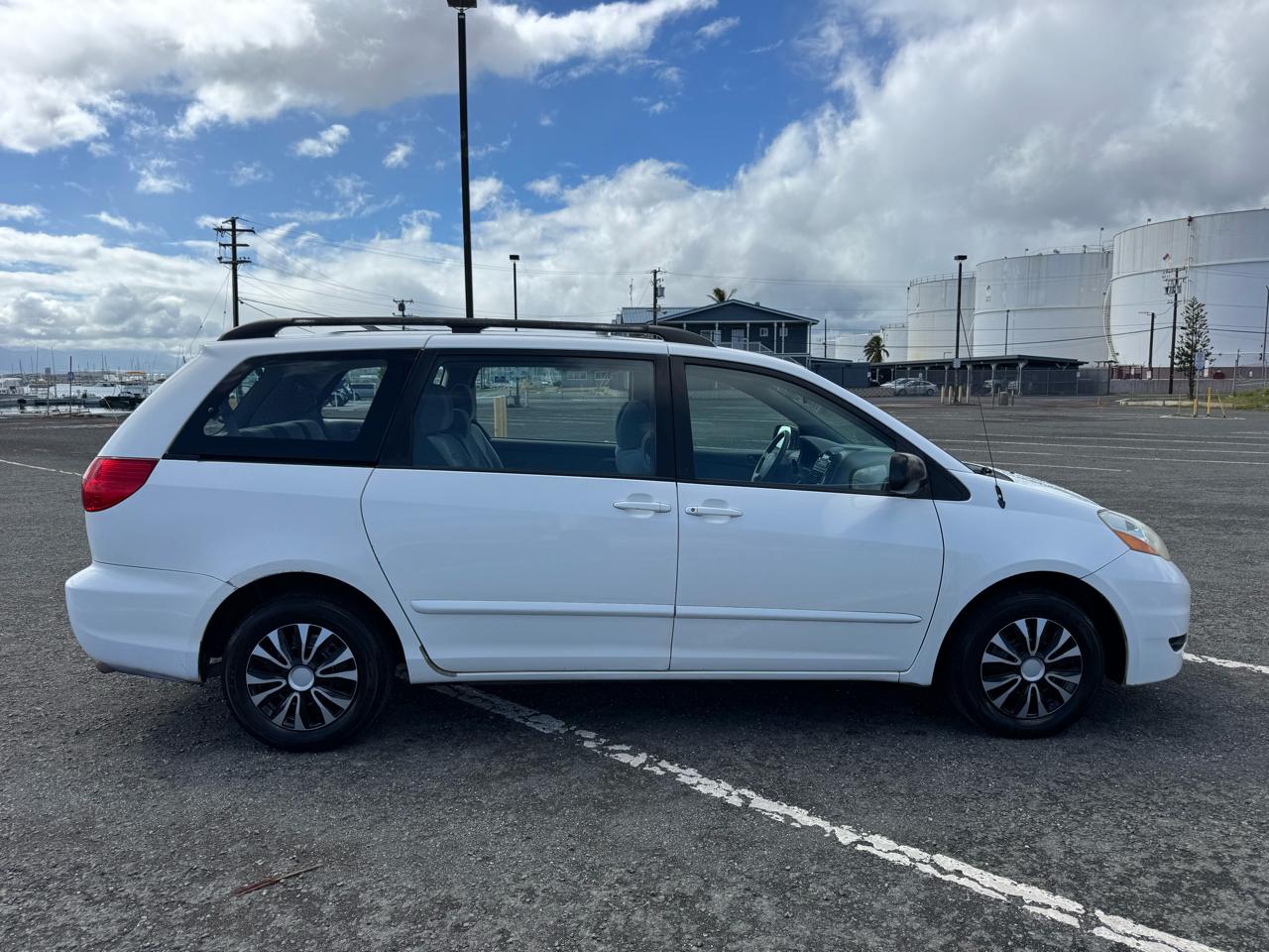 Toyota Sienna CE FWD 7 Passenger 2010