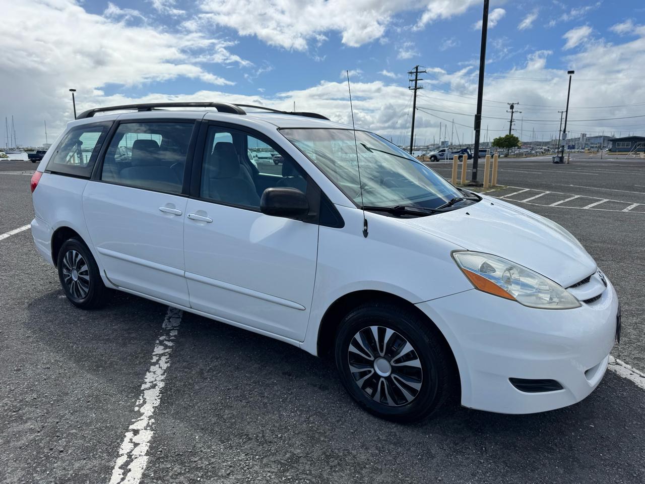 Toyota Sienna CE FWD 7 Passenger 2010