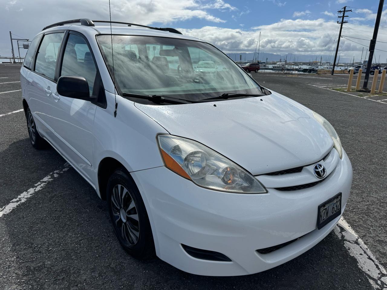 Toyota Sienna CE FWD 7 Passenger 2010