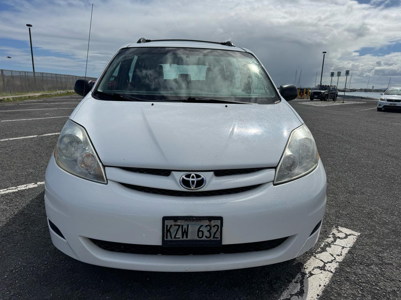 Toyota Sienna CE FWD 7 Passenger 2010