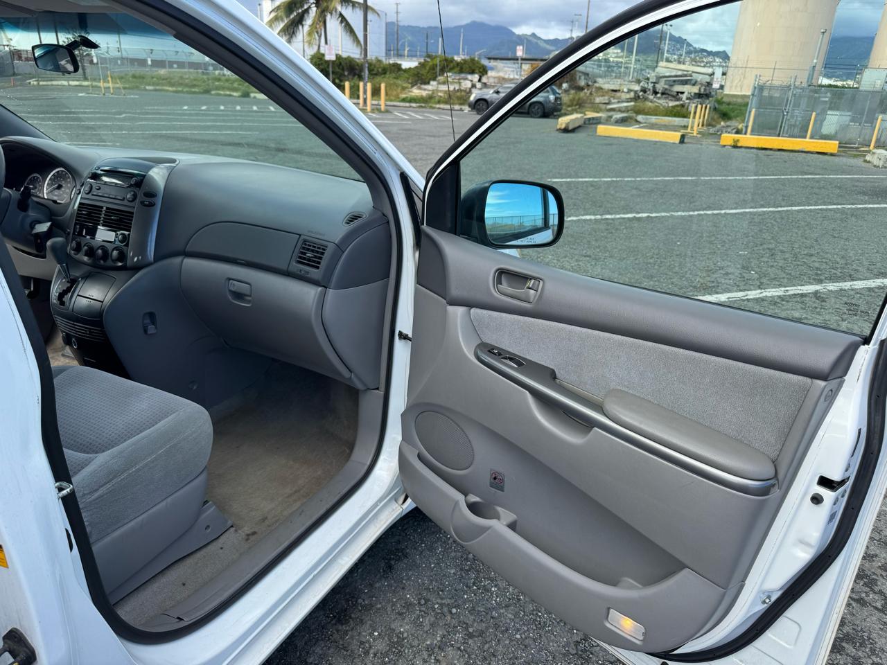 Toyota Sienna CE FWD 7 Passenger 2010