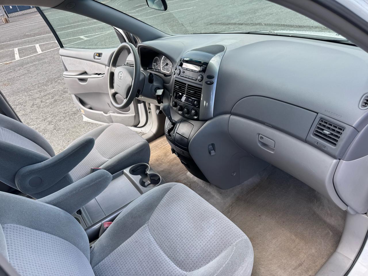 Toyota Sienna CE FWD 7 Passenger 2010