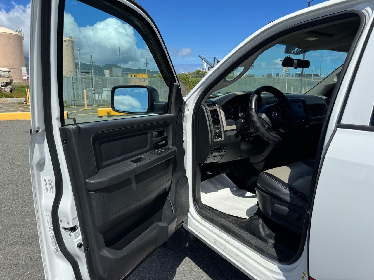 RAM 1500 Tradesman Quad Cab 4WD 2012