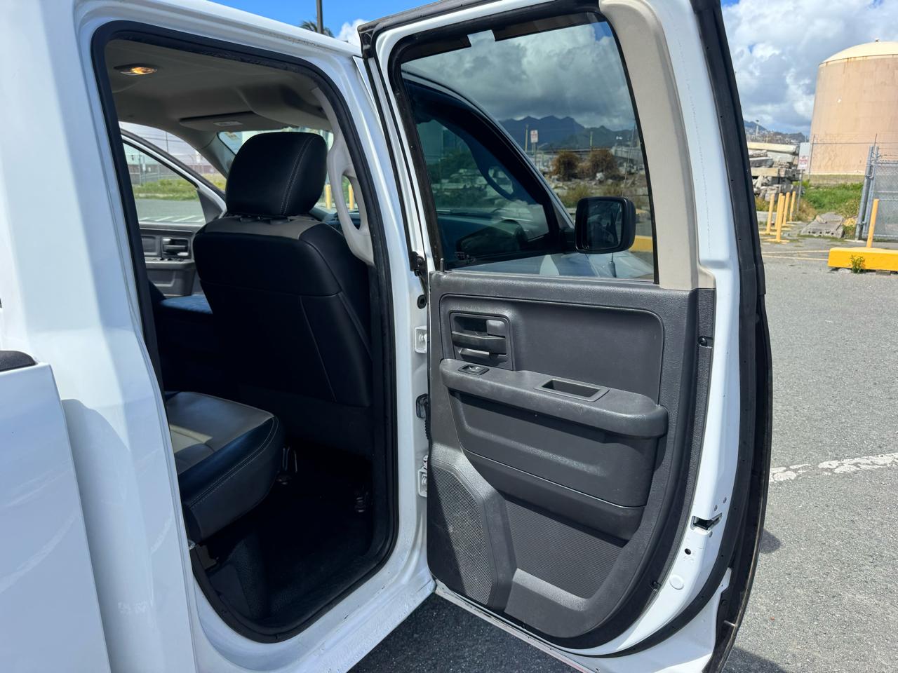 RAM 1500 Tradesman Quad Cab 4WD 2012