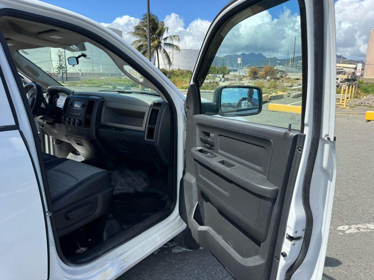 RAM 1500 Tradesman Quad Cab 4WD 2012