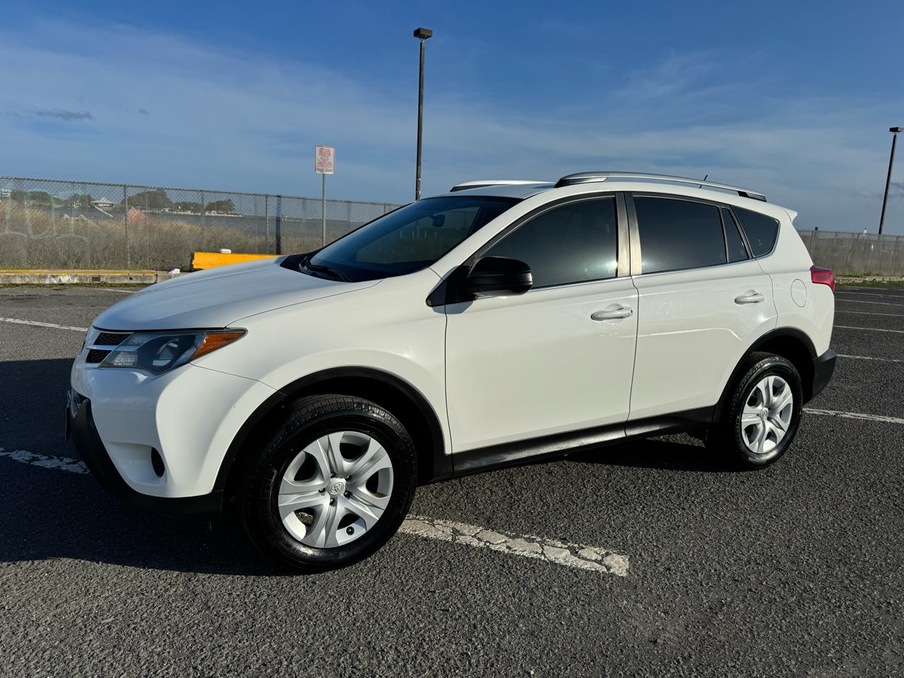 Toyota RAV4 LE FWD 2013