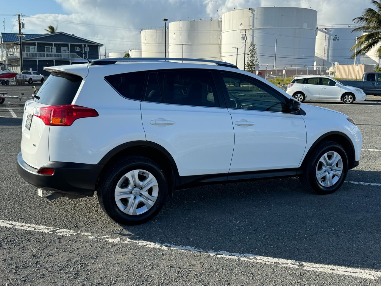 Toyota RAV4 LE FWD 2013