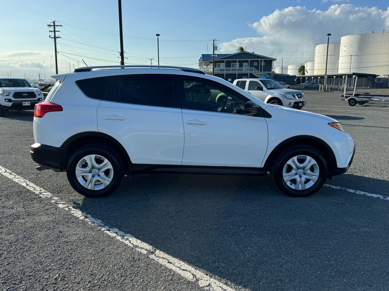 Toyota RAV4 LE FWD 2013