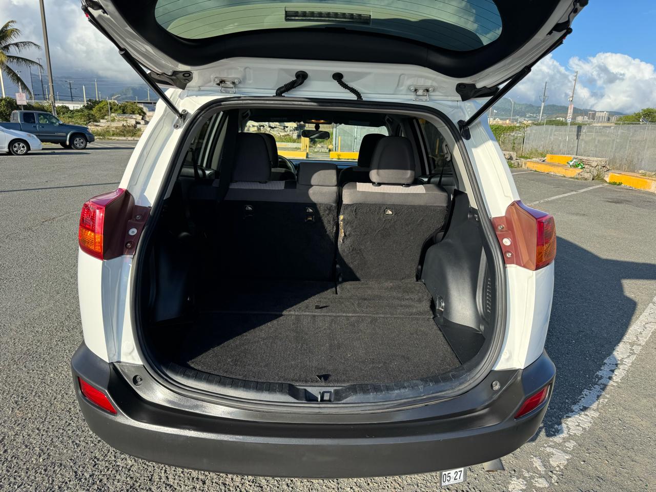 Toyota RAV4 LE FWD 2013
