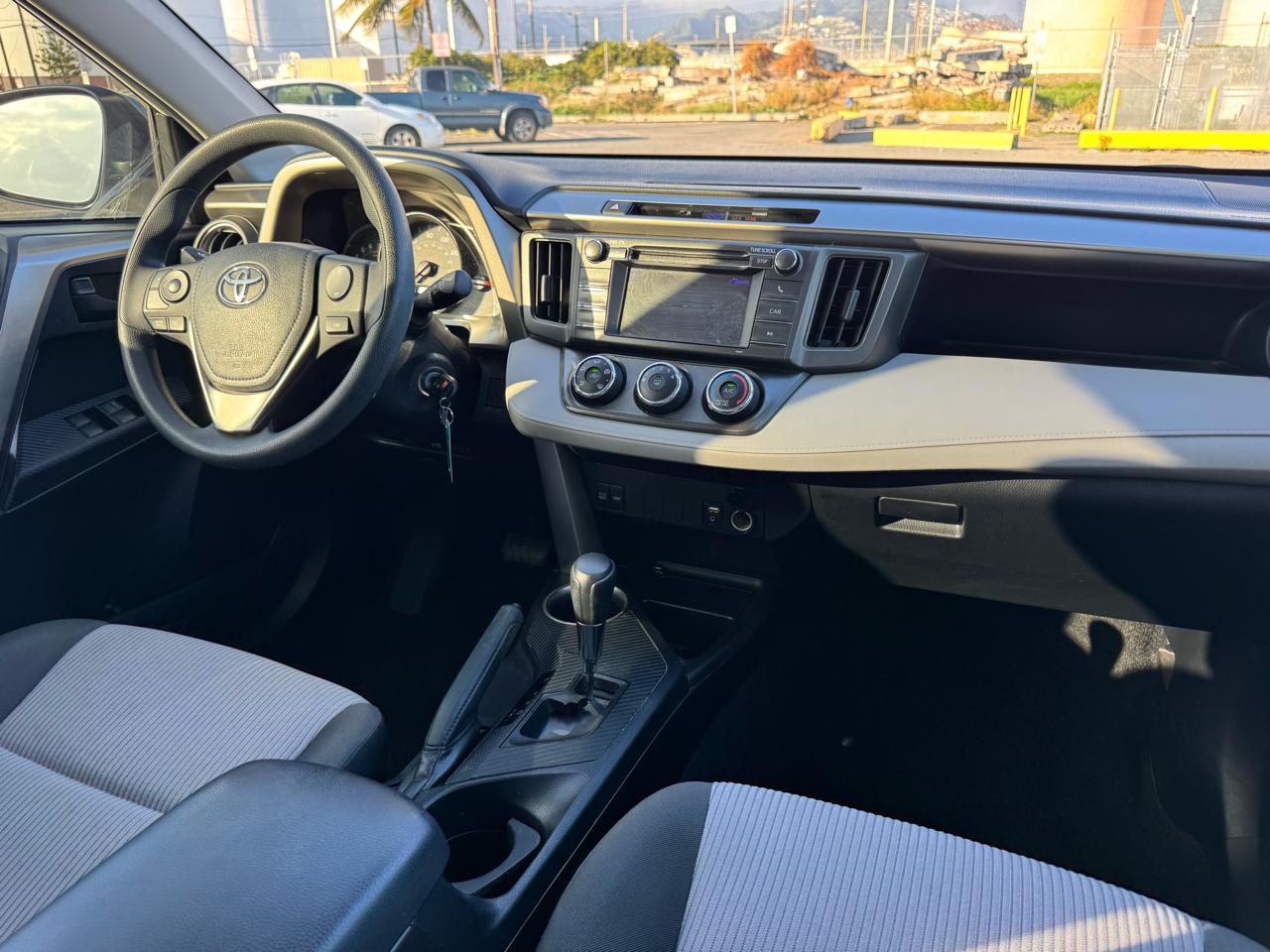 Toyota RAV4 LE FWD 2013