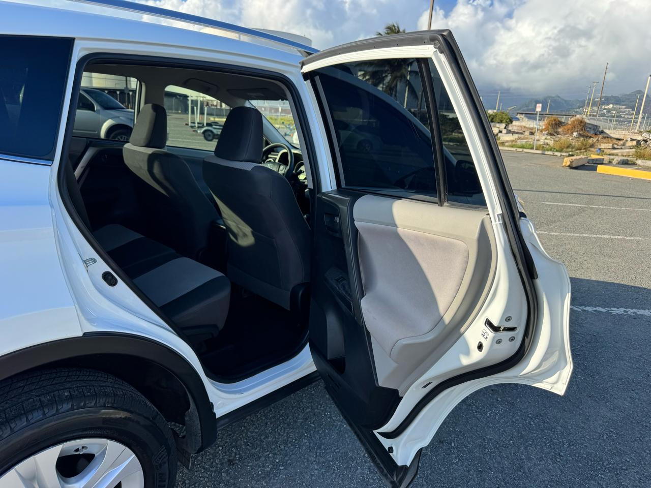 Toyota RAV4 LE FWD 2013