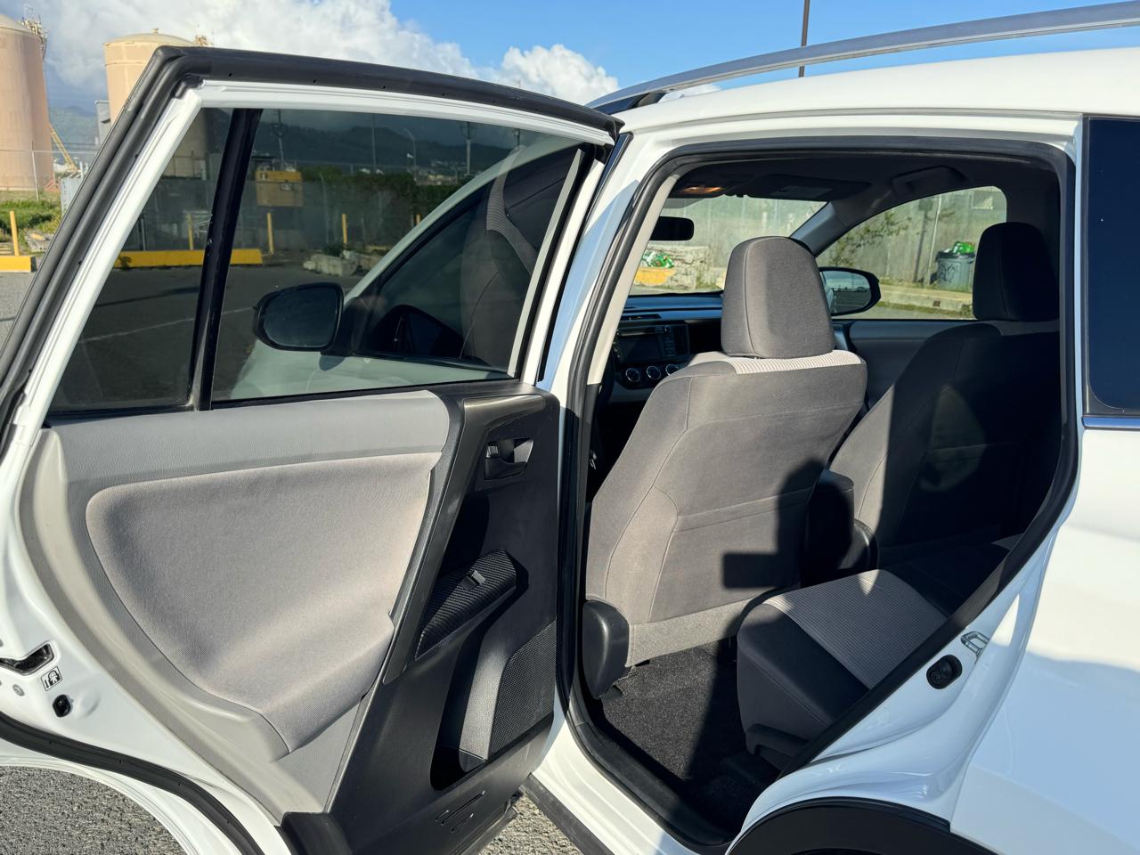 Toyota RAV4 LE FWD 2013