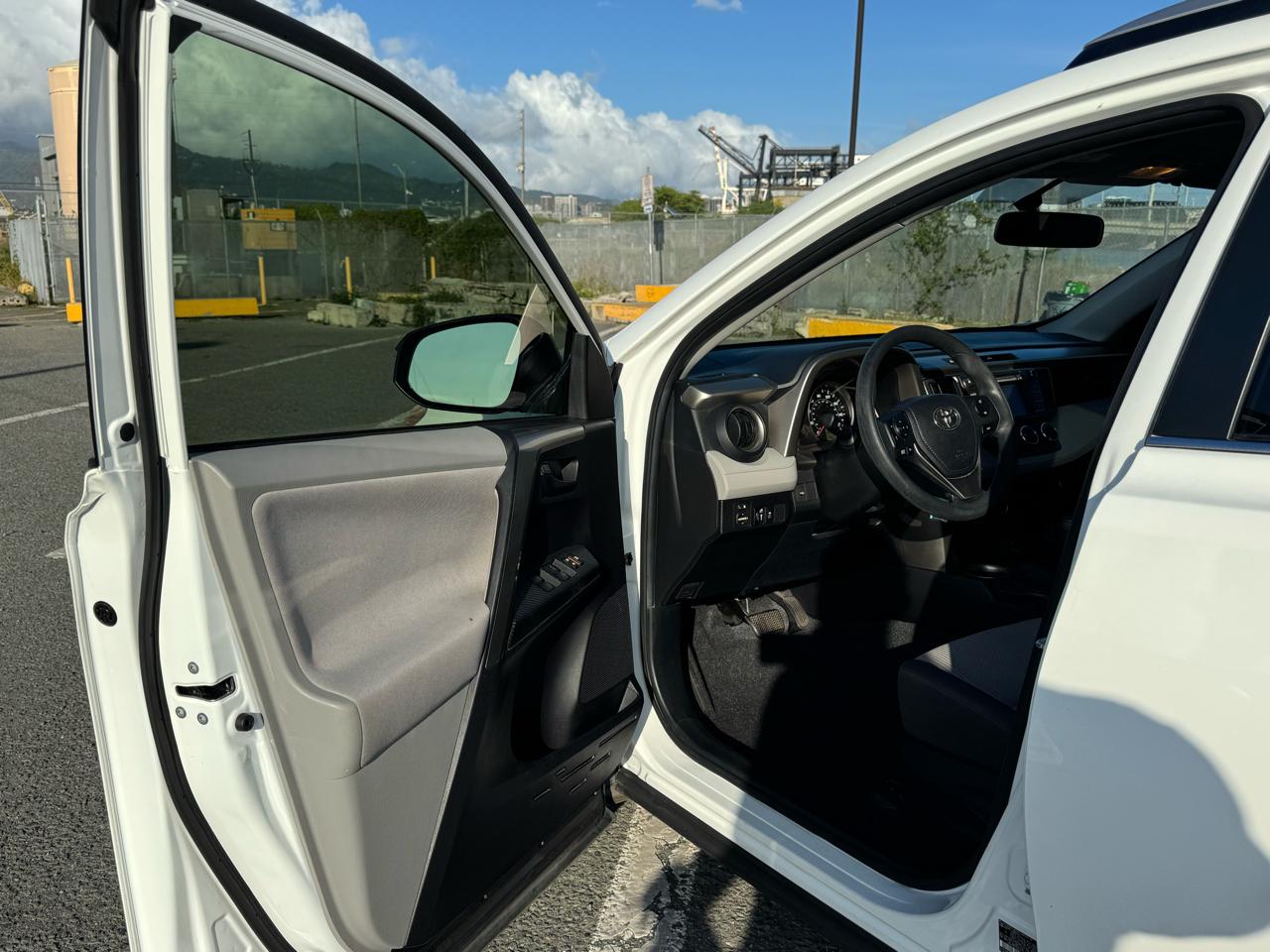 Toyota RAV4 LE FWD 2013