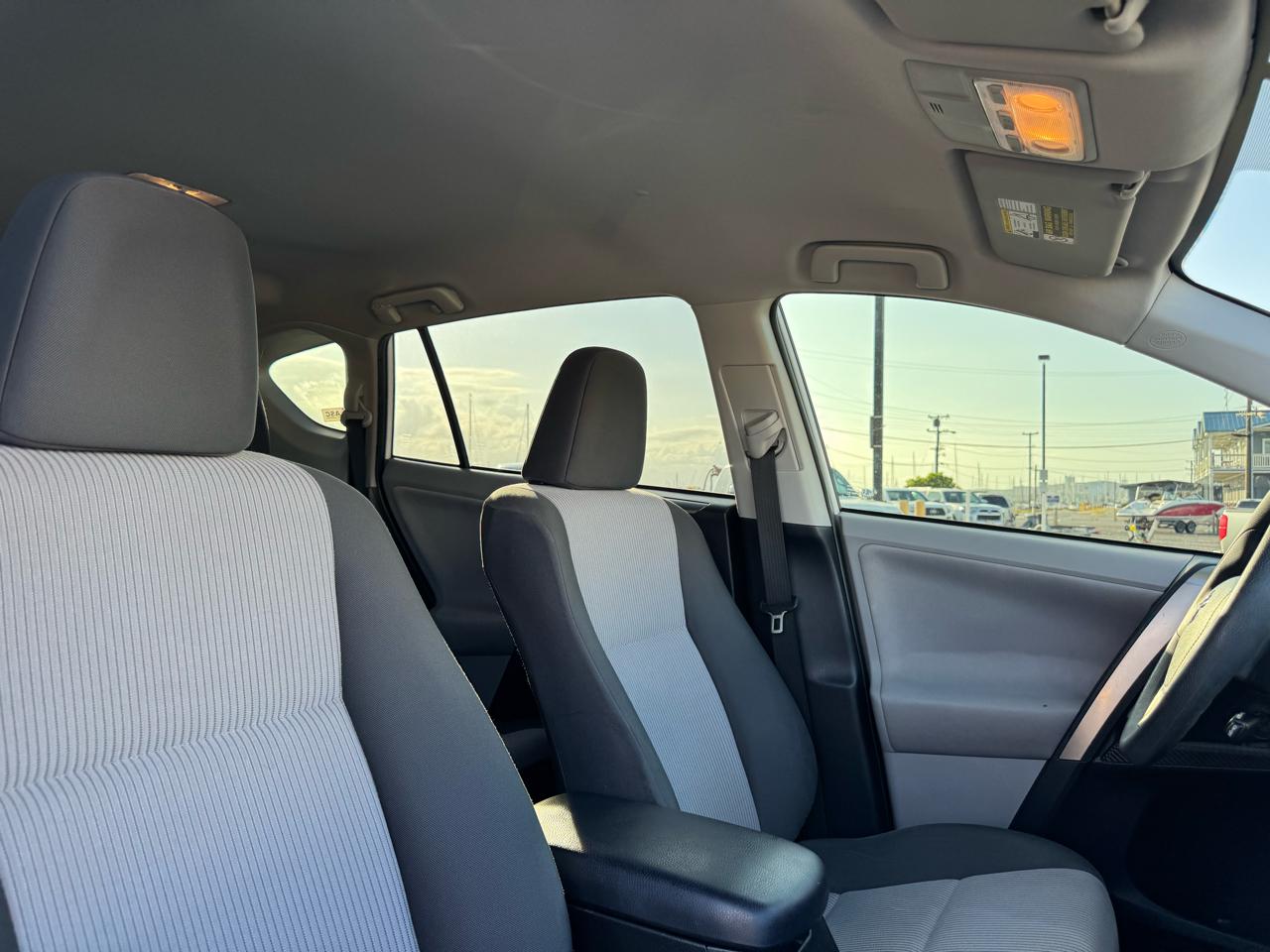 Toyota RAV4 LE FWD 2013