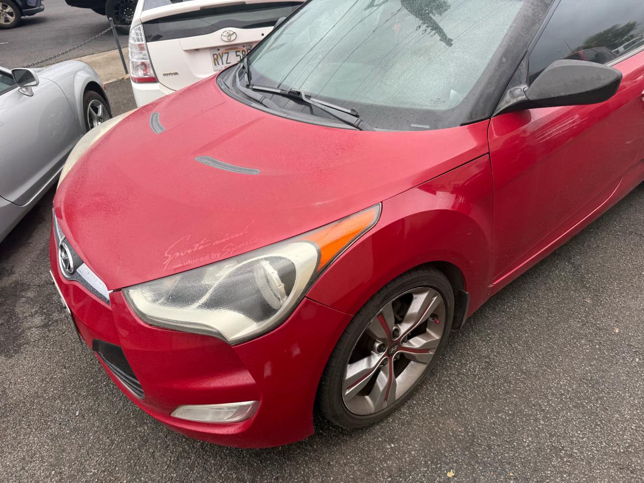 Hyundai Veloster Base 2012