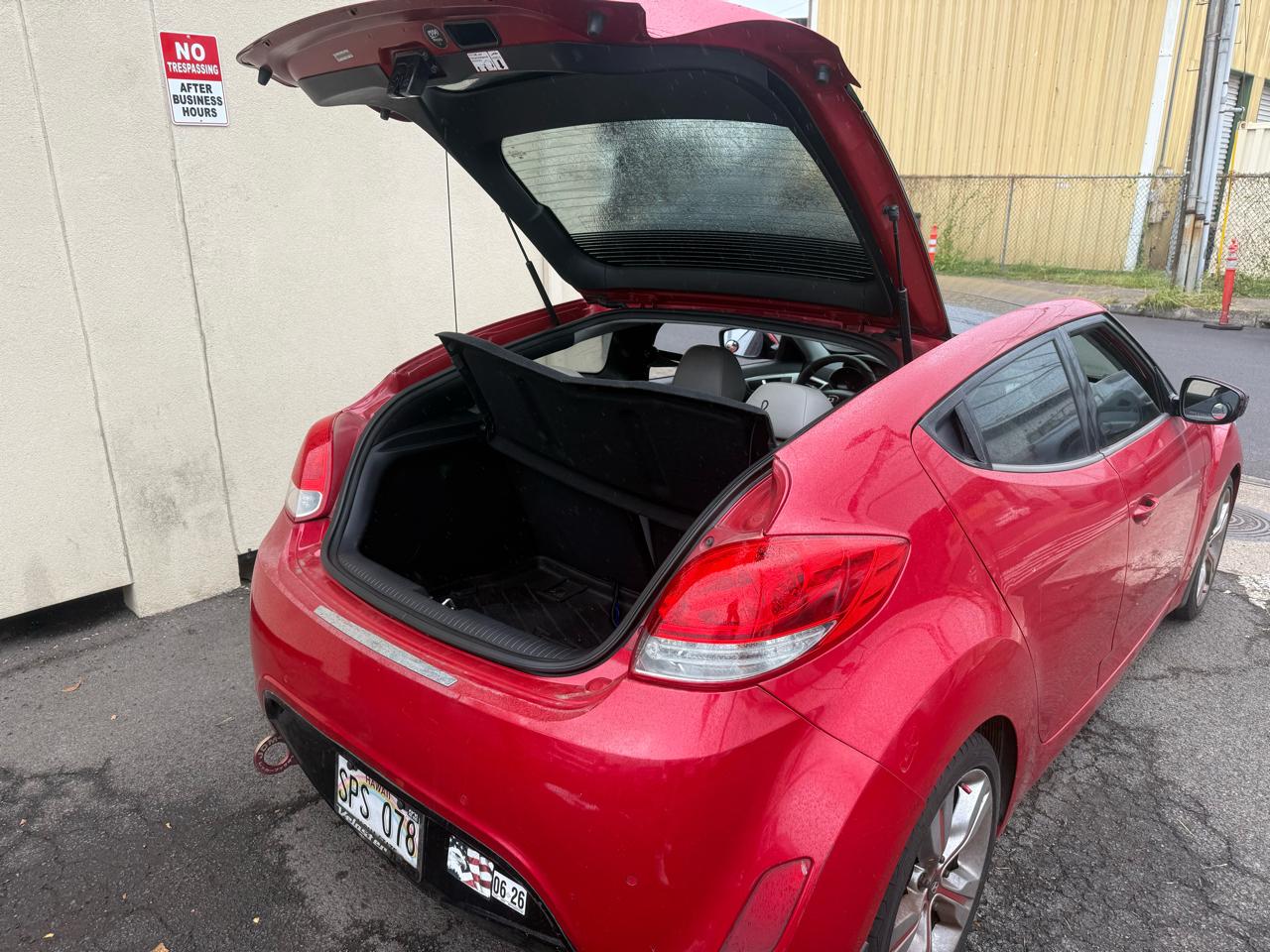 Hyundai Veloster Base 2012