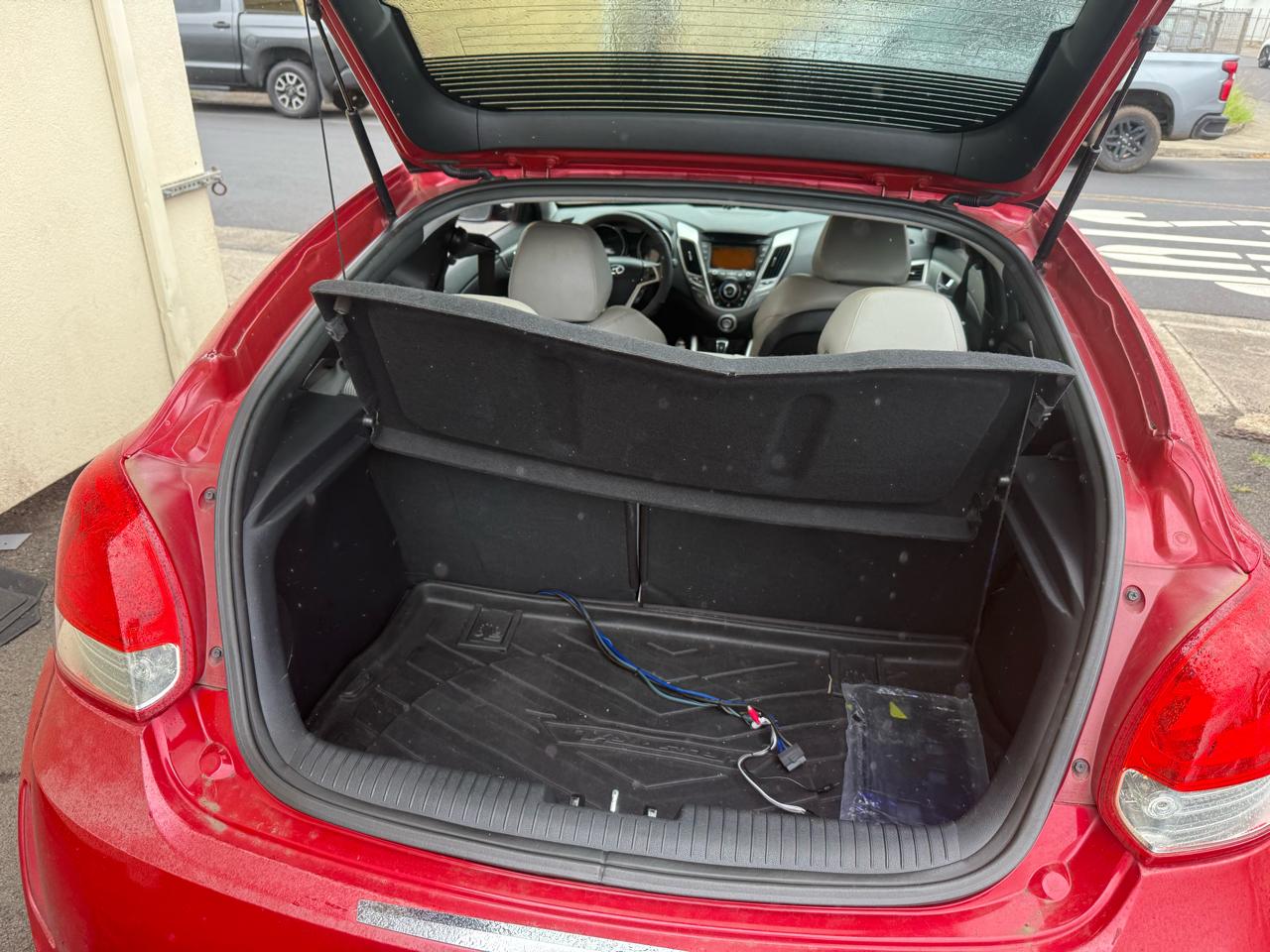 Hyundai Veloster Base 2012