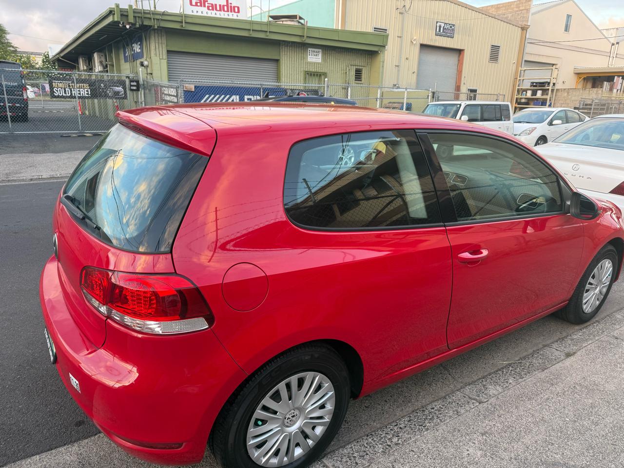 Volkswagen Golf 2.5L 2-Door PZEV 2011