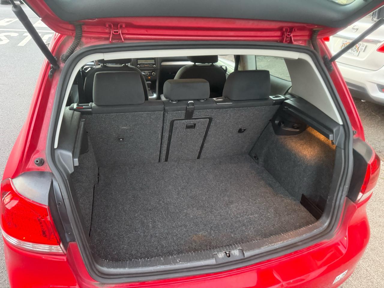 Volkswagen Golf 2.5L 2-Door PZEV 2011