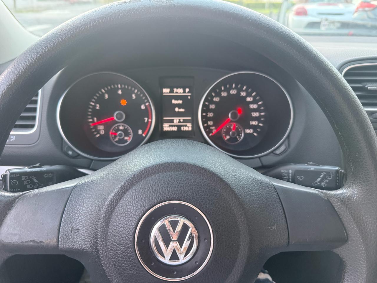 Volkswagen Golf 2.5L 2-Door PZEV 2011