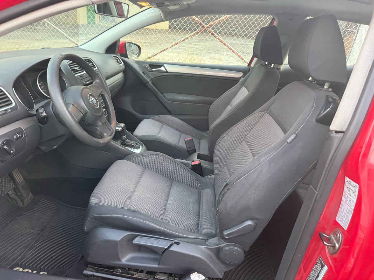 Volkswagen Golf 2.5L 2-Door PZEV 2011