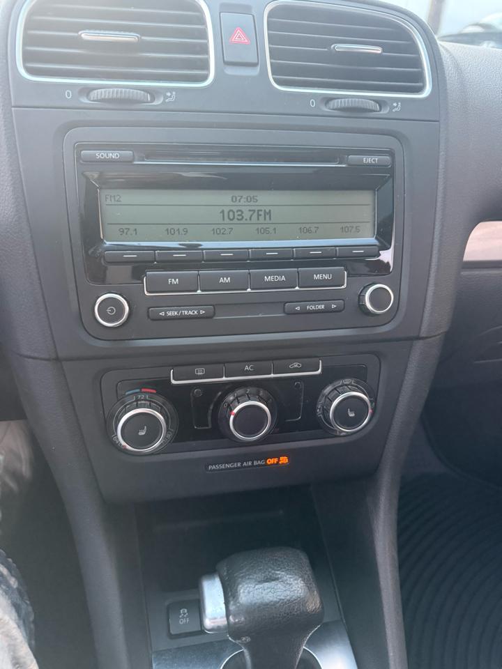 Volkswagen Golf 2.5L 2-Door PZEV 2011