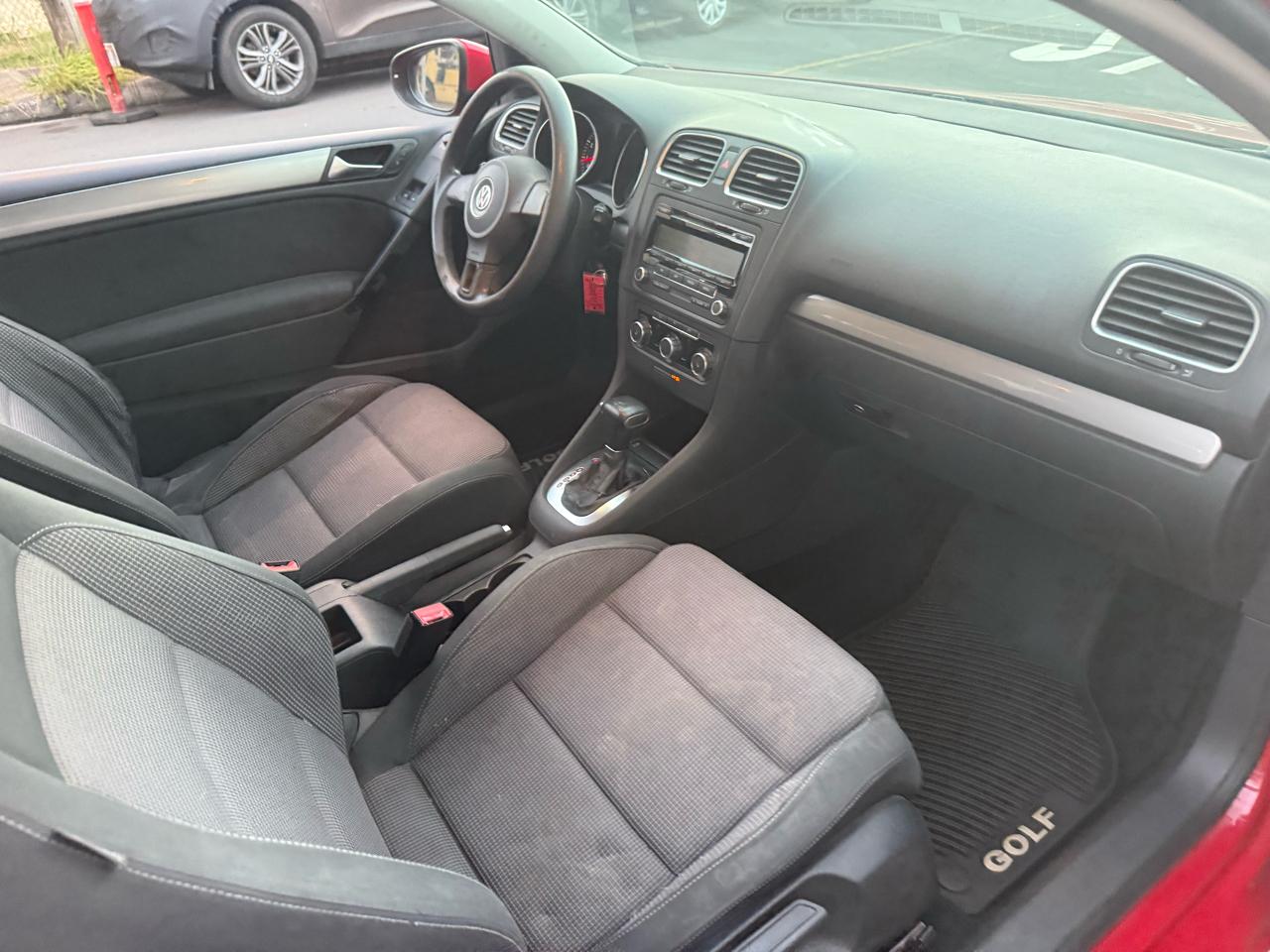 Volkswagen Golf 2.5L 2-Door PZEV 2011