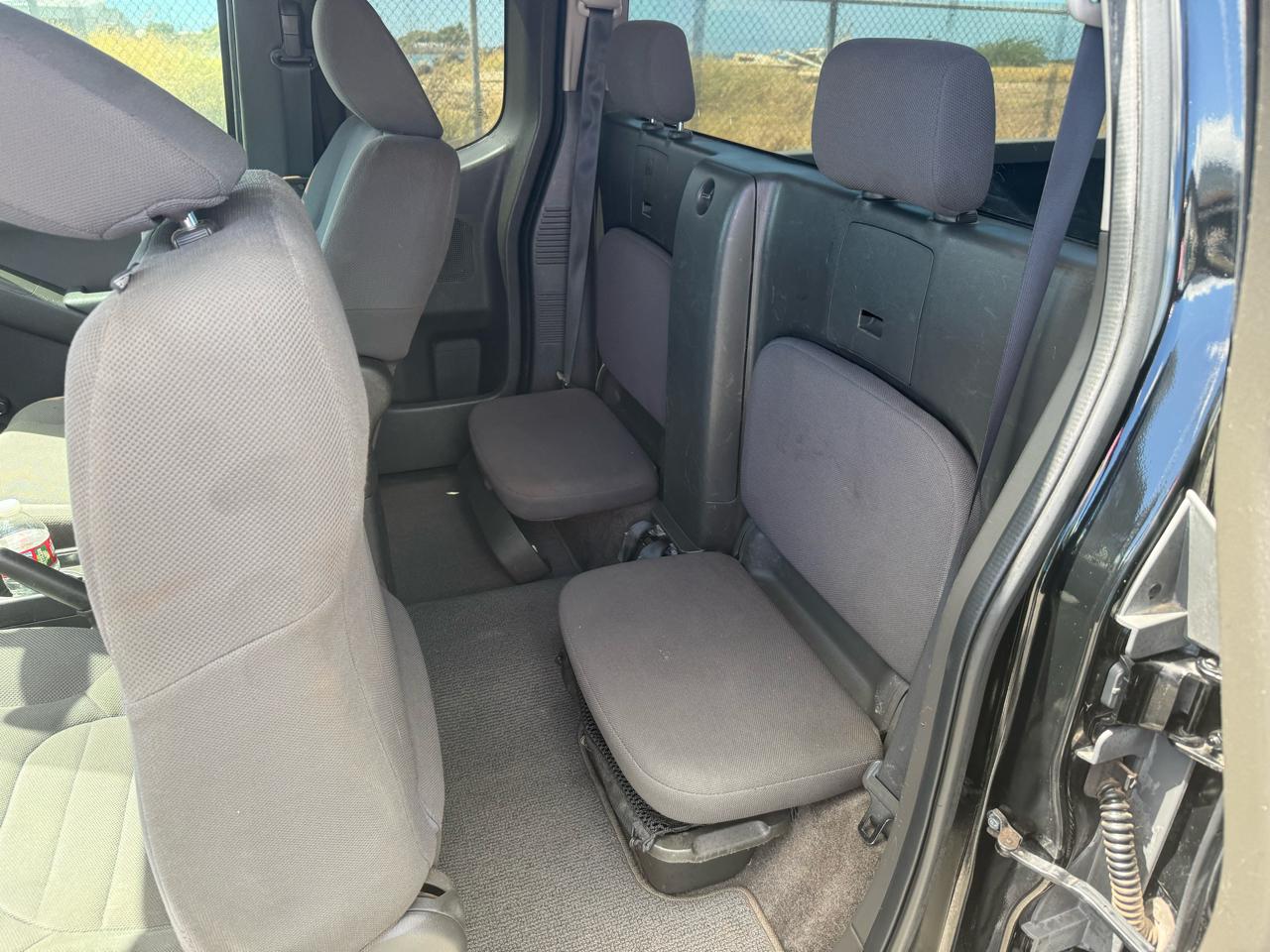 Nissan Frontier 2WD King Cab I4 Manual XE 2010