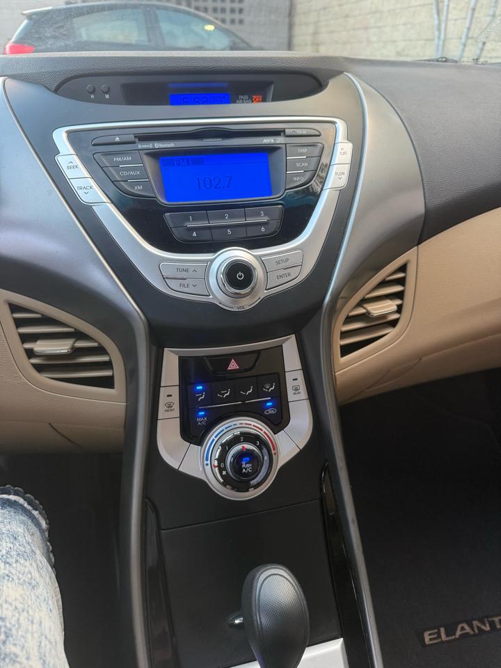 Hyundai Elantra 4dr Sdn Auto GLS 2011