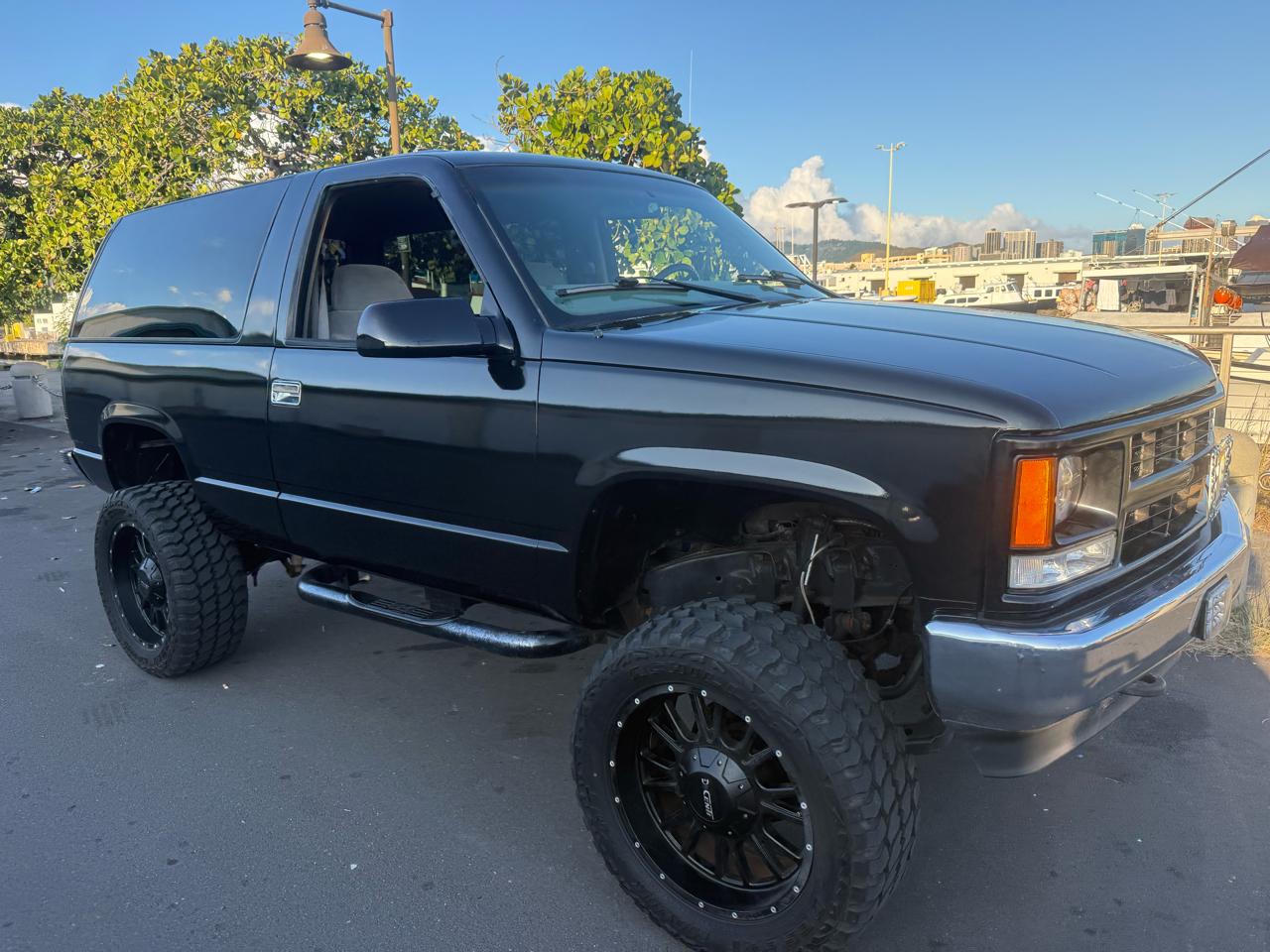 Chevrolet Tahoe 2-Door 4WD 1998