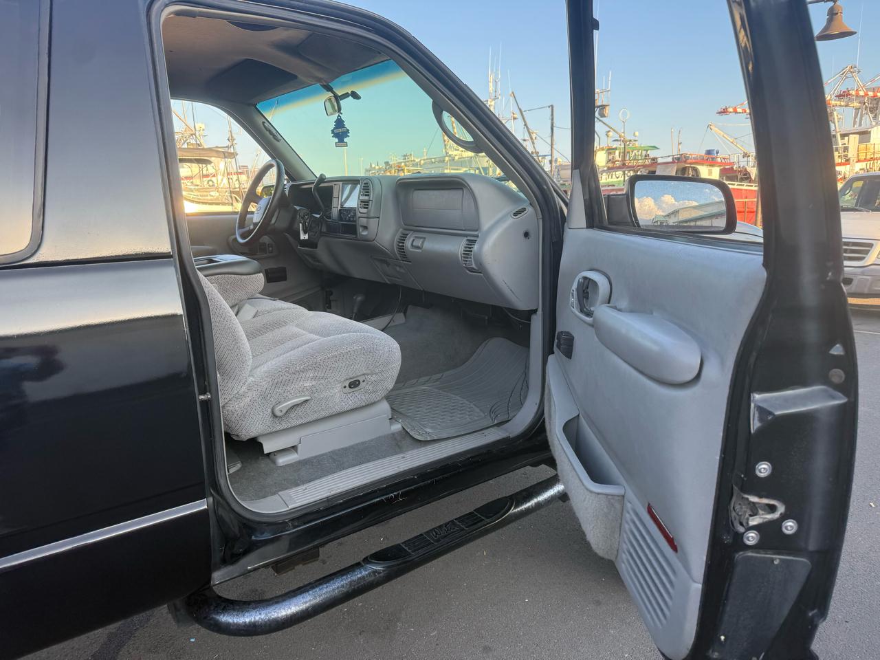 Chevrolet Tahoe 2-Door 4WD 1998