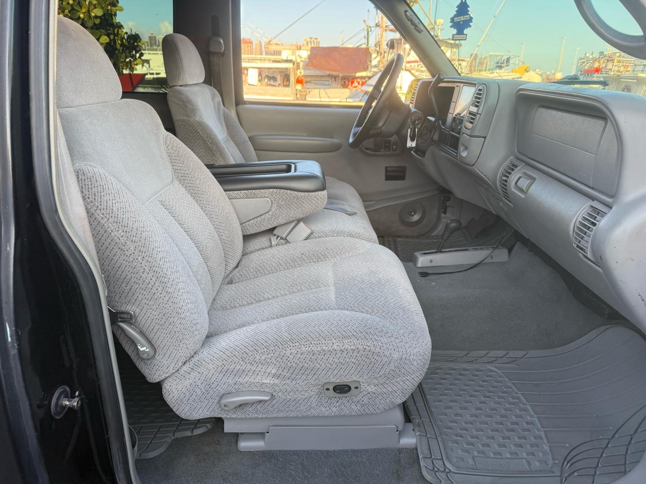 Chevrolet Tahoe 2-Door 4WD 1998