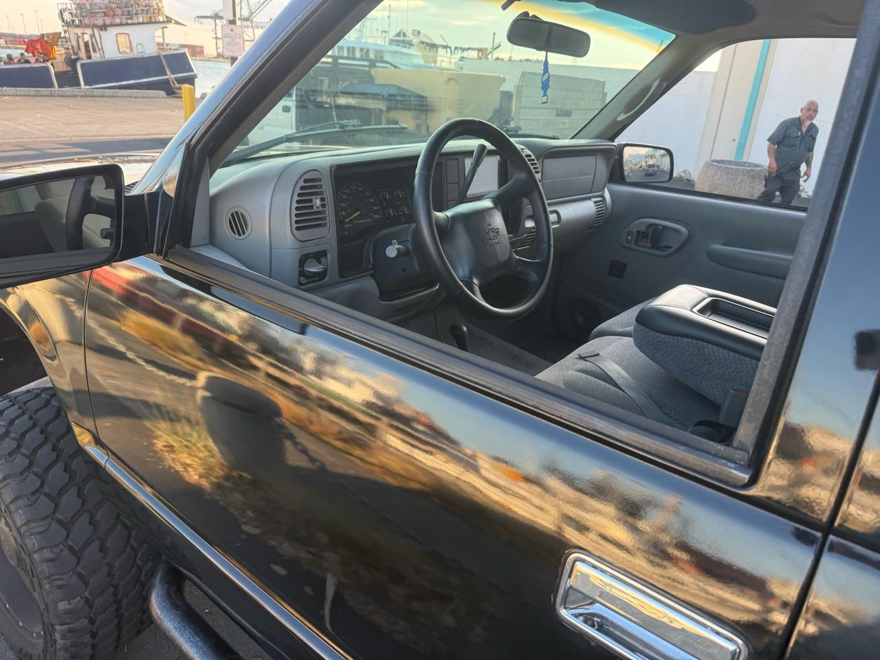 Chevrolet Tahoe 2-Door 4WD 1998
