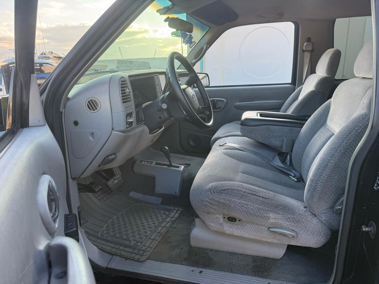 Chevrolet Tahoe 2-Door 4WD 1998